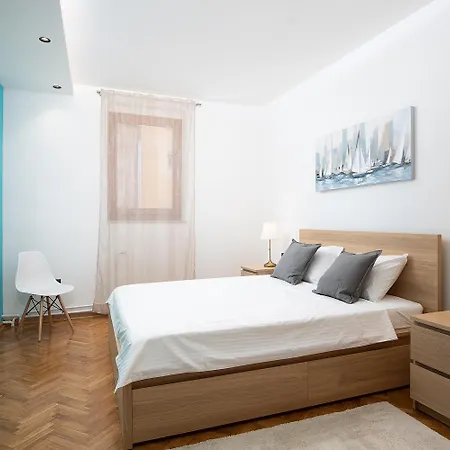 Appartement Blue U Centru Pule, Blizina Mora